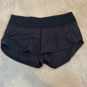 Black speed up 2.5 low rise shorts